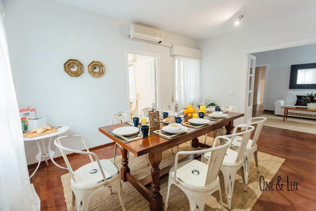 O&L Aire - Spacious And Bright Apartment In The Heart Of Sevilla Bagian luar foto