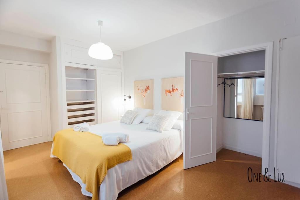 O&L Aire - Spacious And Bright Apartment In The Heart Of Sevilla Bagian luar foto