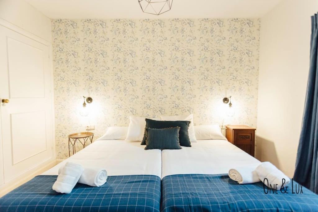 O&L Aire - Spacious And Bright Apartment In The Heart Of Sevilla Bagian luar foto