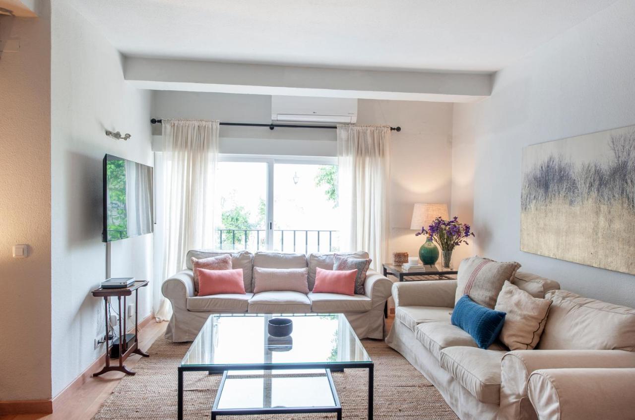 O&L Aire - Spacious And Bright Apartment In The Heart Of Sevilla Bagian luar foto