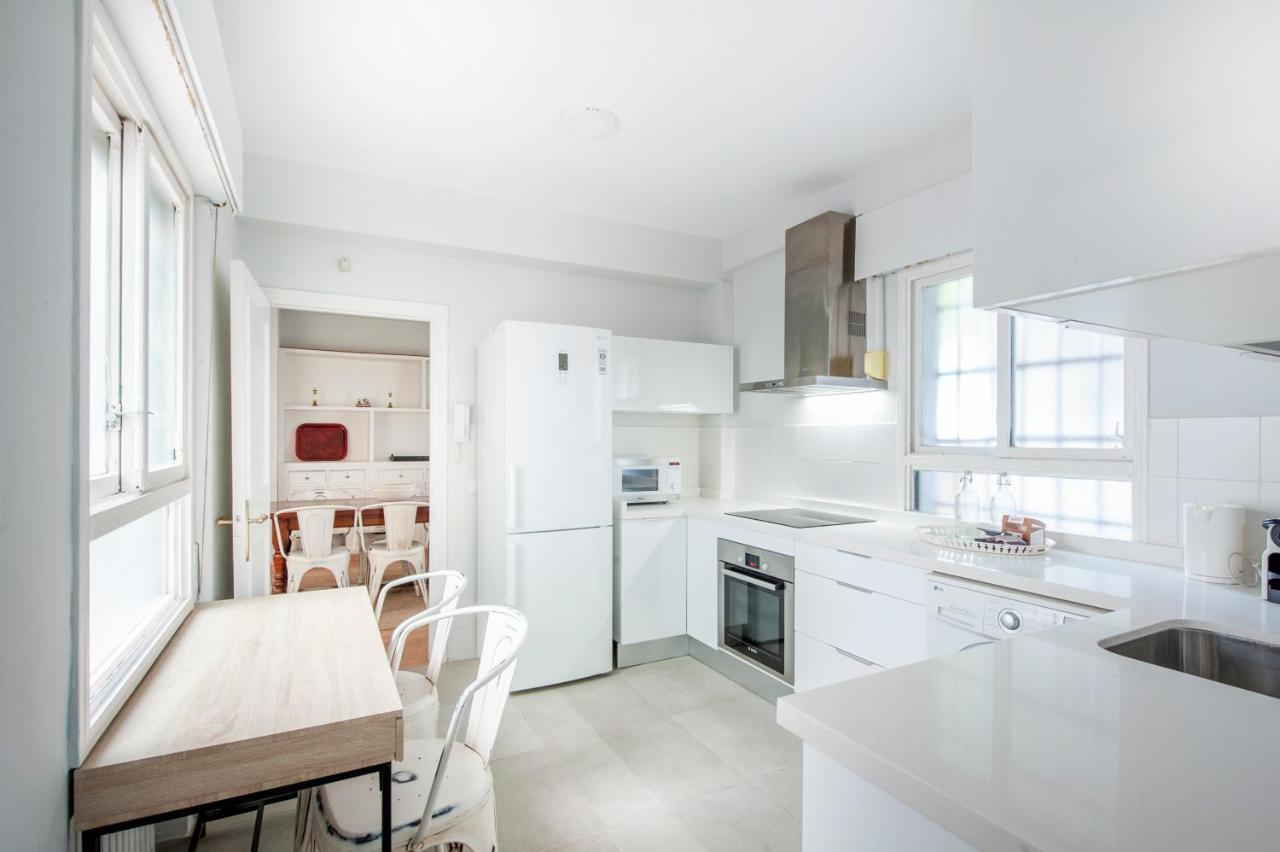 O&L Aire - Spacious And Bright Apartment In The Heart Of Sevilla Bagian luar foto